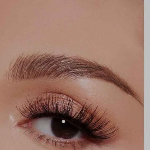 Insta-lift Lashes - Picture 3 of 9